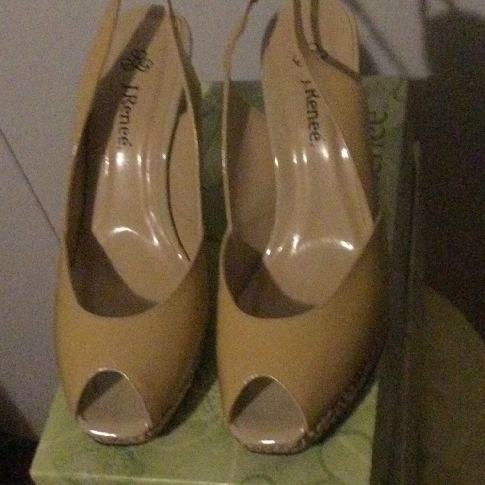 NWT J.Renee NEELY-PRBGE Size 11 shoes Never worn